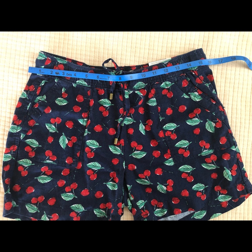 2/$14 ❤️ St. John’s Bay Linen Rayon Blend Cherry Pattern Shorts Sz S - Picture 3 of 6